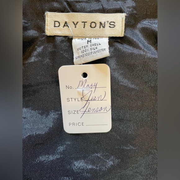 😍Great USED Condition Vintage M Dayton’s Silk Top - Picture 14 of 14